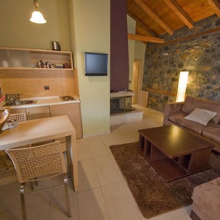 Onar Guesthouse Agios Athanasios  Buitenkant foto
