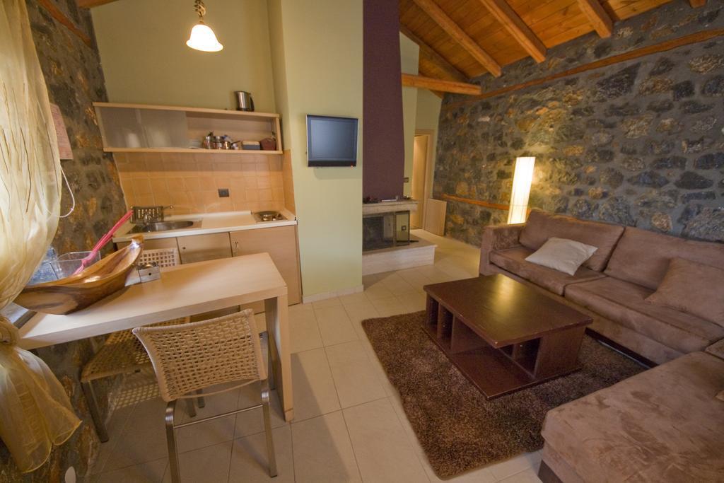 Onar Guesthouse Agios Athanasios  Buitenkant foto