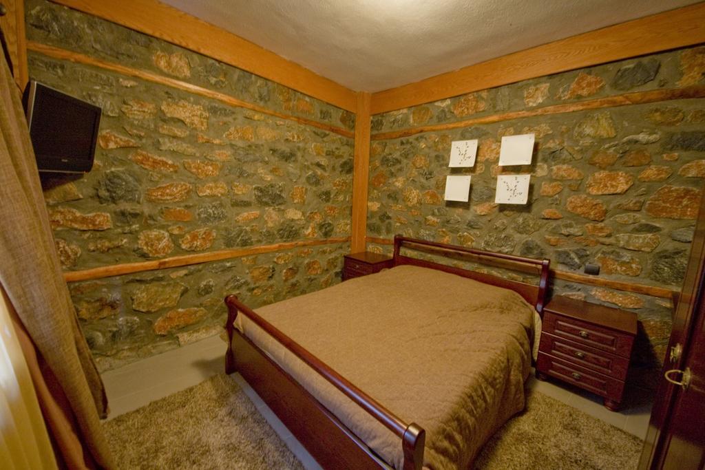 Onar Guesthouse Agios Athanasios  Buitenkant foto
