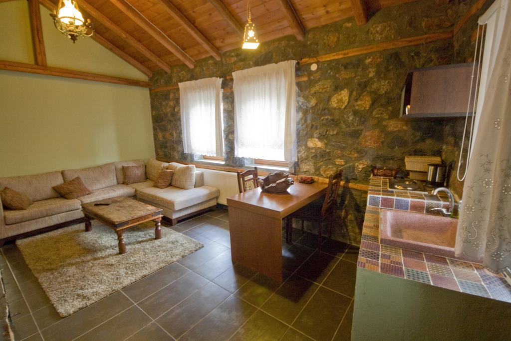 Onar Guesthouse Agios Athanasios  Buitenkant foto